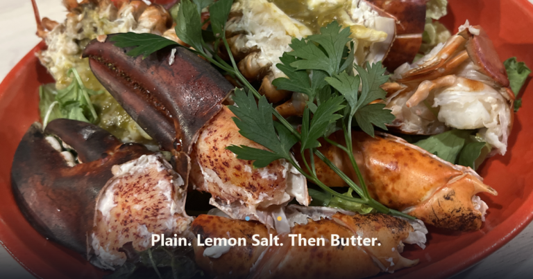 活オマール海老の盛り付けの写真と「Plain. Lemon Salt. Then Butter.」の文字